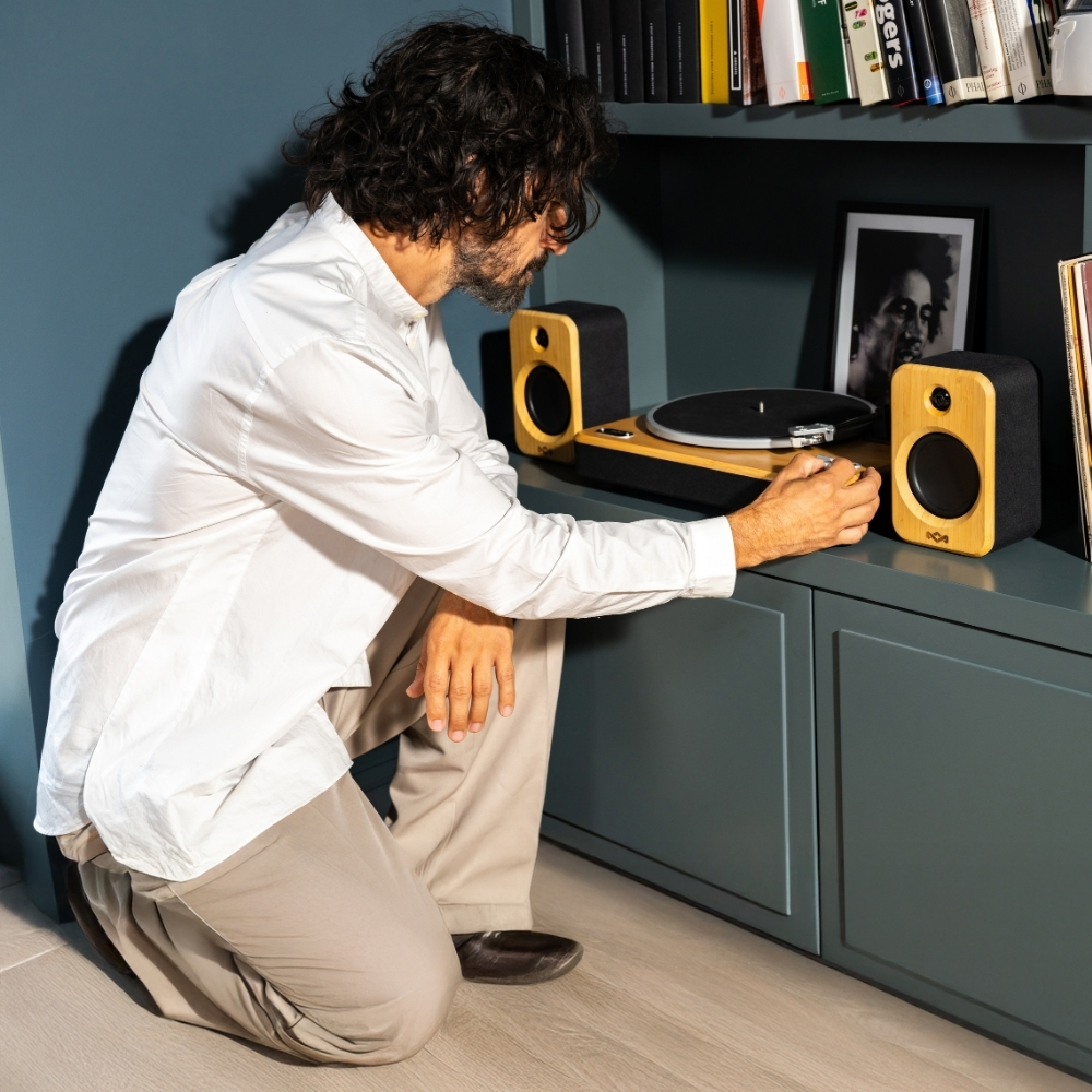 פטיפון עם רמקולים פאסיביים מבית מארלי